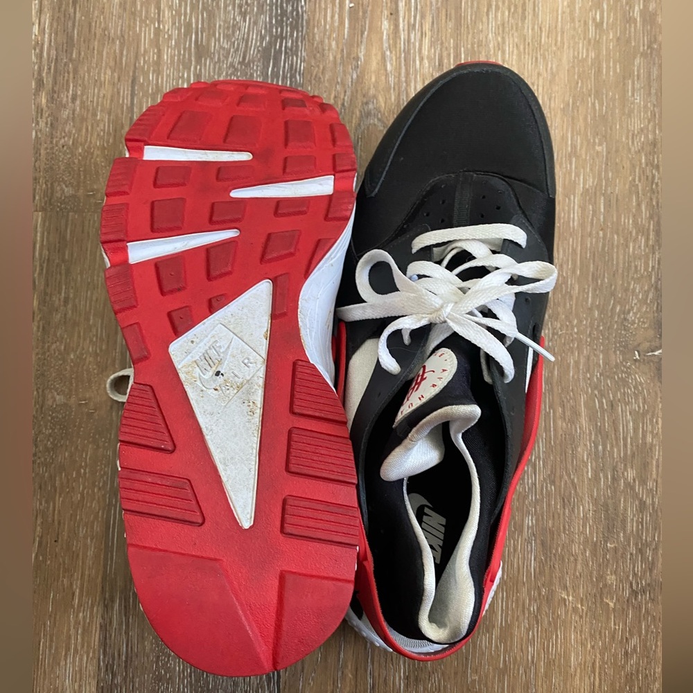 Like new Air Huarache by Nike - Picture 2 of 8